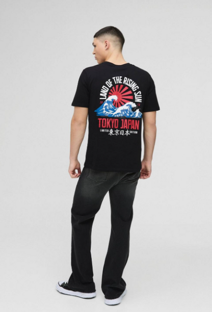 Regular Fit Half Sleeves Tokyo Japan Waves T-Shirt Black